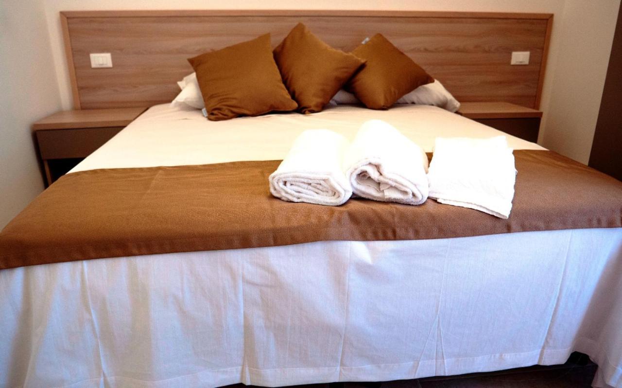 B&B A Un Passo Dal Mare 托雷坎内 外观 照片