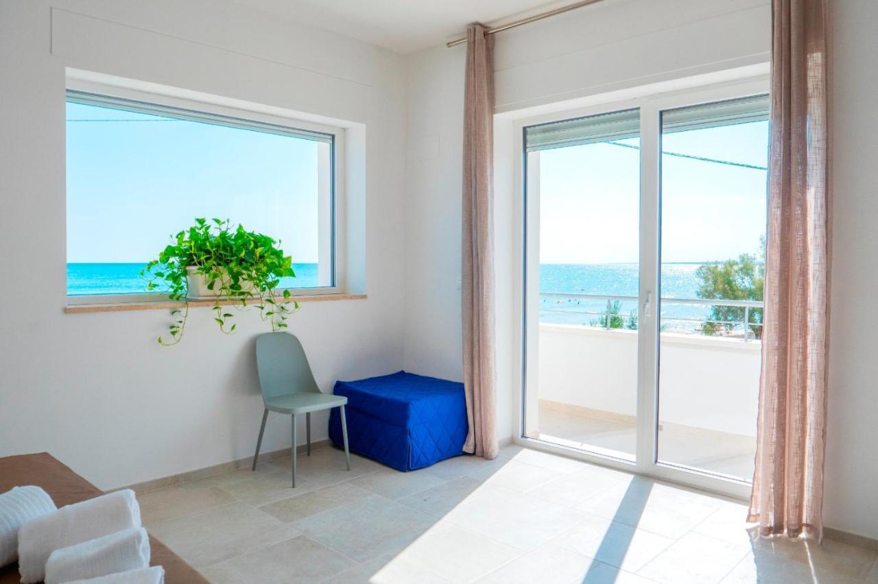 B&B A Un Passo Dal Mare 托雷坎内 外观 照片