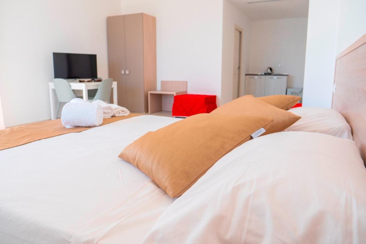B&B A Un Passo Dal Mare 托雷坎内 外观 照片