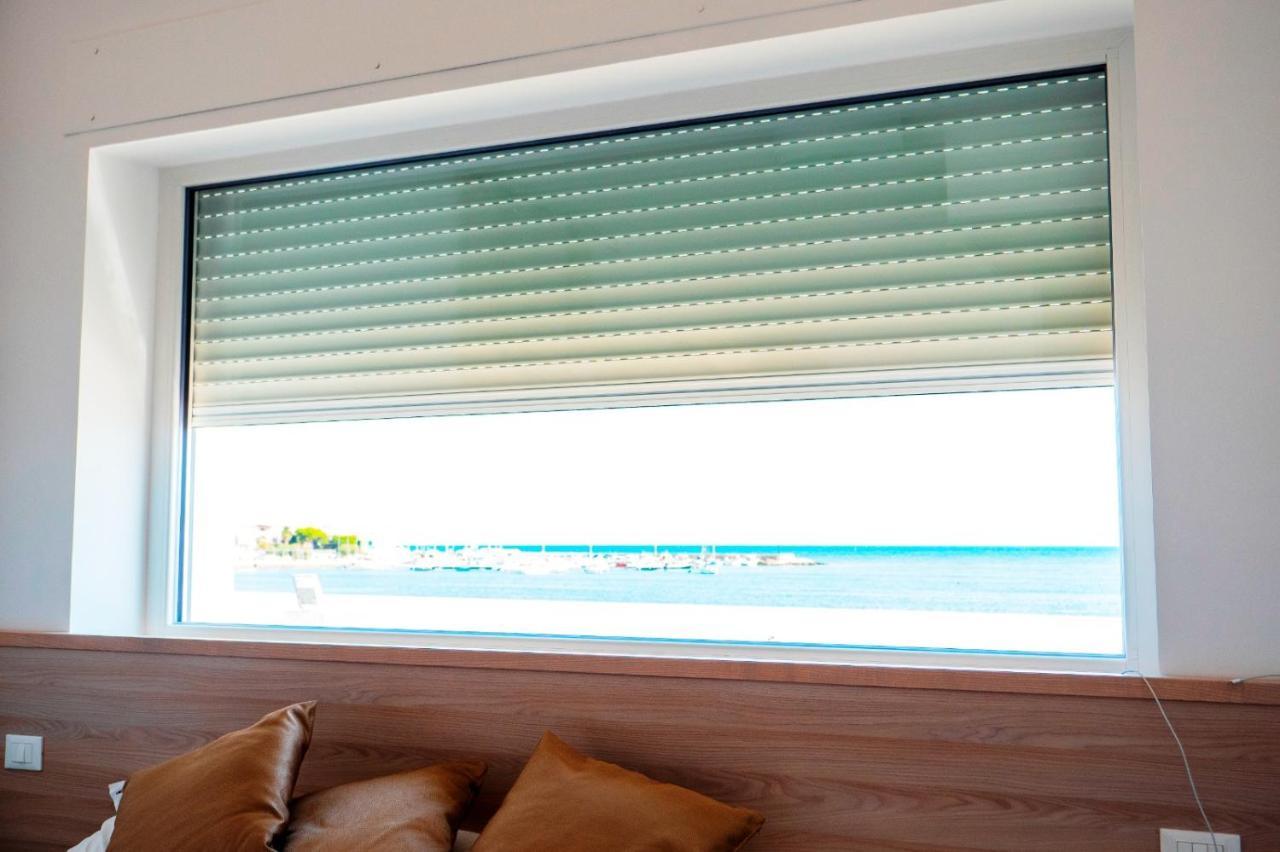 B&B A Un Passo Dal Mare 托雷坎内 外观 照片